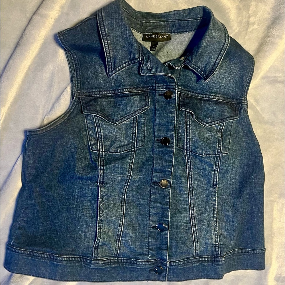LANE BRYANT DENIM VEST-SO CUTE!- SIZE 18